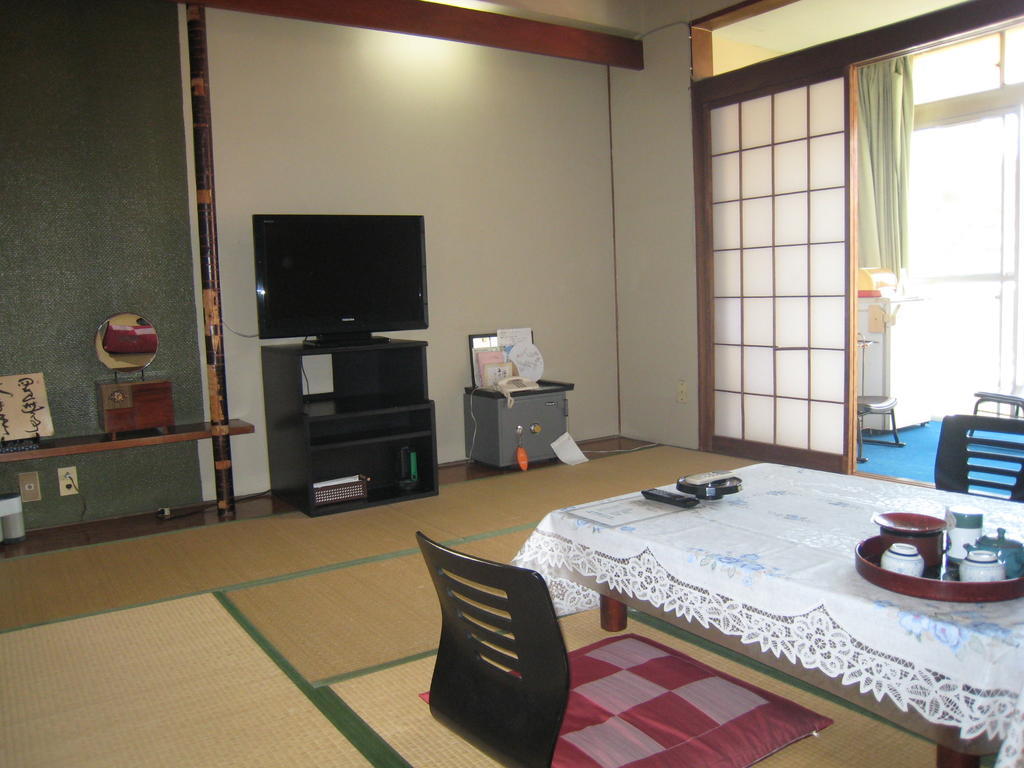 Kajiya Ryokan Futtsu Habitación foto